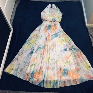 (4) Beautiful flower-print long pleated maxi dress